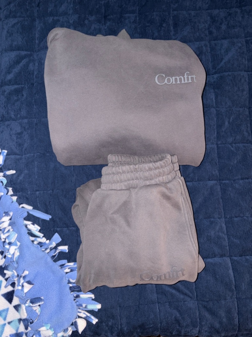 Comfirt Women's Grey Fleece Jogger Set – Cozy Sweatpants & Pullover